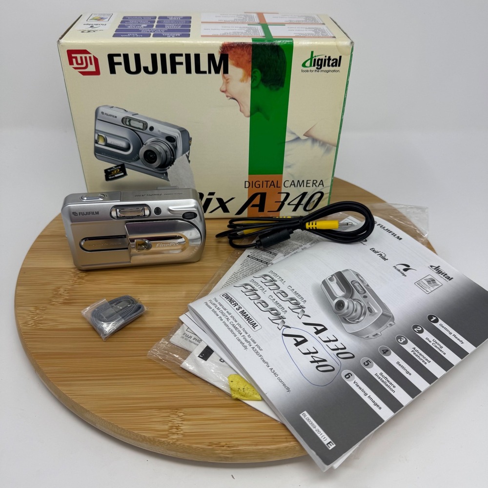 Fujifilm FinePix A340 Digital Camera Boxed 16MB xD Card Silver | Y2K 4MB Vintage